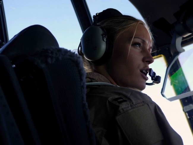 Women-In-The-Us-Air-Force-1050x1400.jpg