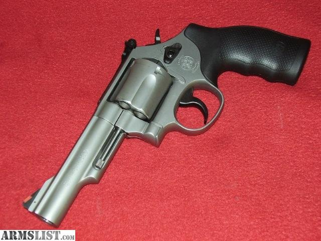 s_w_model_69_revolver_44_mag.jpg