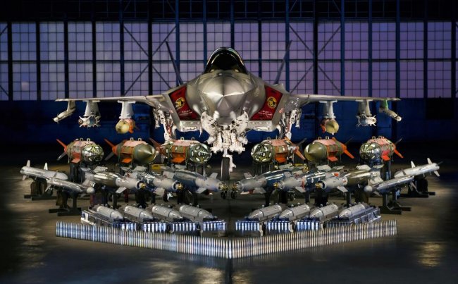 F-35_Weapons_Display.jpg