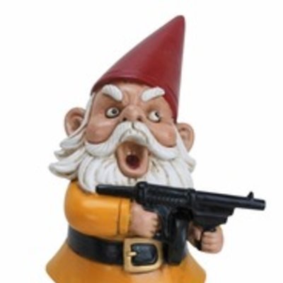 gun-toting-lawn-gnome.jpg