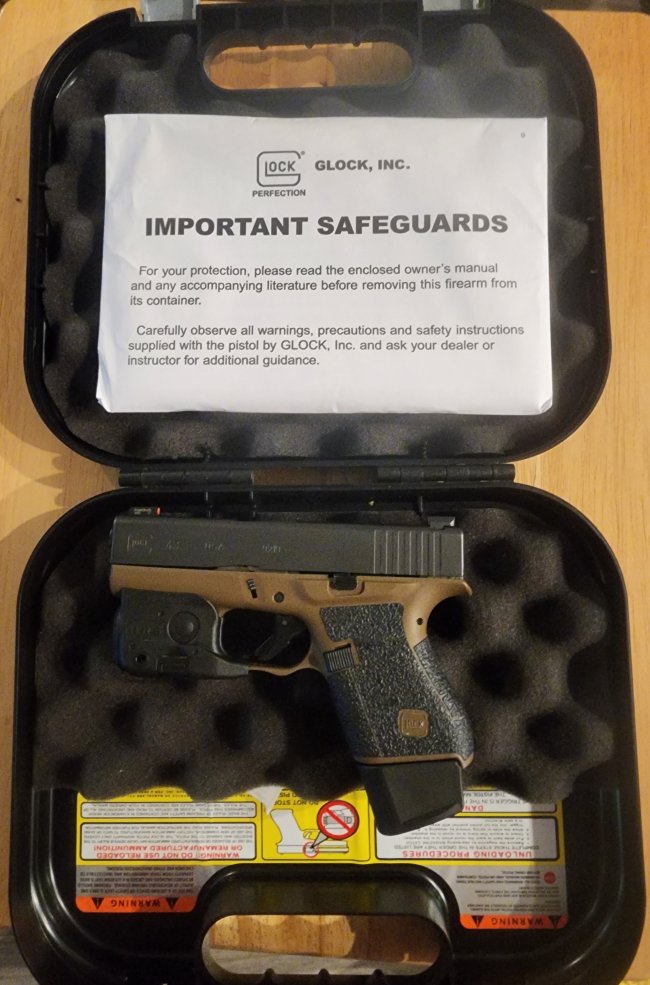 Price Reduced    Glock 43 fde with extras