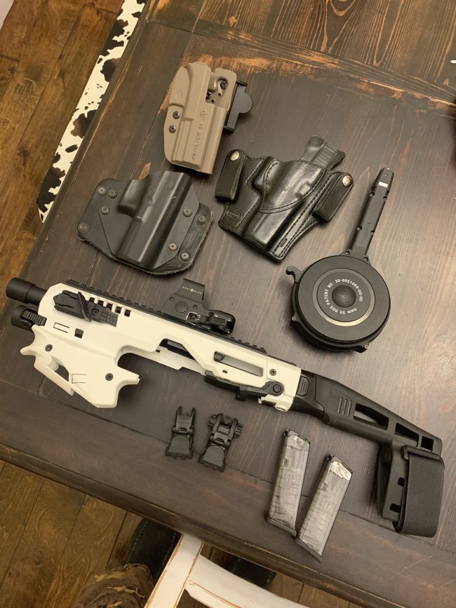 Glock Roni, Holsters and Mags