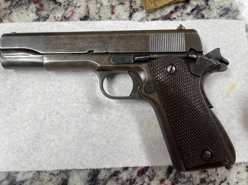 Colt 1911 .45 APC 4.jpg