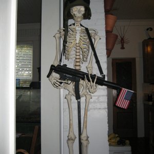 IMG_0729.jpg Mr. Bones protecting my house